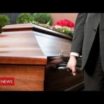 Coronavirus funerals: the cruel impact on families of the dead – BBC News