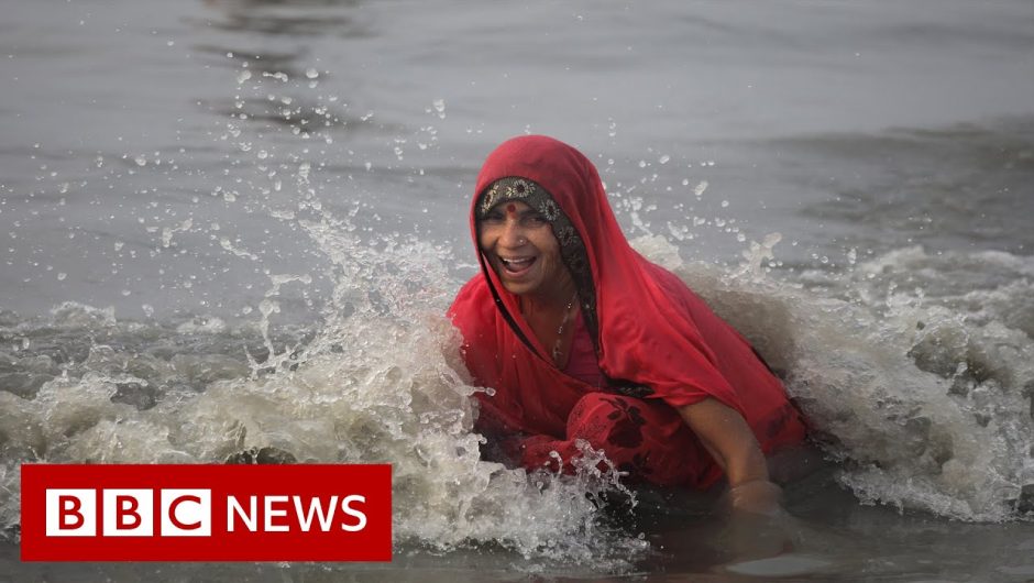 Thousands attend Hindu festival amid Covid surge – BBC News