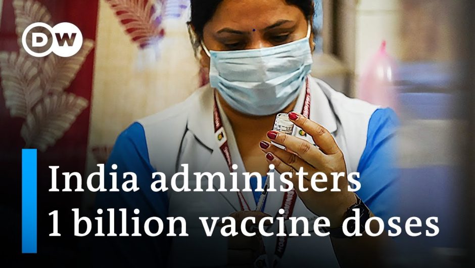 India celebrates one billion COVID-19 vaccine doses | DW News